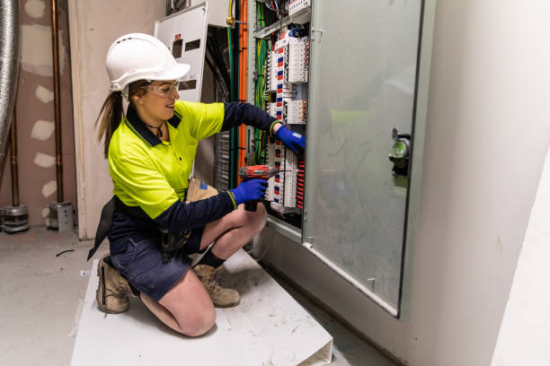 Best Emergency Electrical Repair  in Okemos, MI